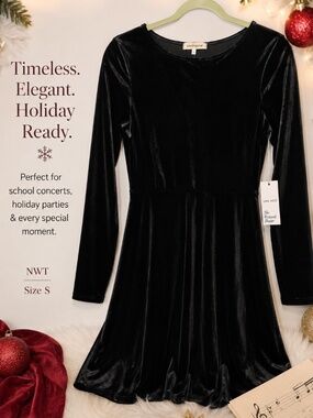 Leadingstar Black Velvet Fit & Flare Dress Size S NWT Holiday Concert Dress